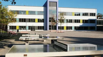 Die Hans-Böckler-Realschule in Bochum - Außenaufnahme